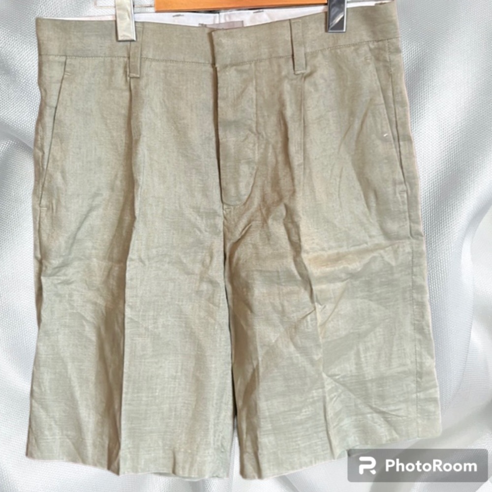 H&M light olive green shorts size 30R